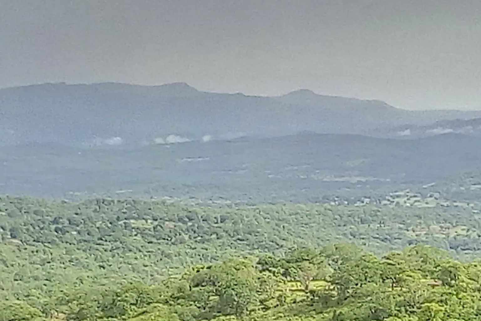 Paysage naturel du Fouta-Djalon photographié en Guinée